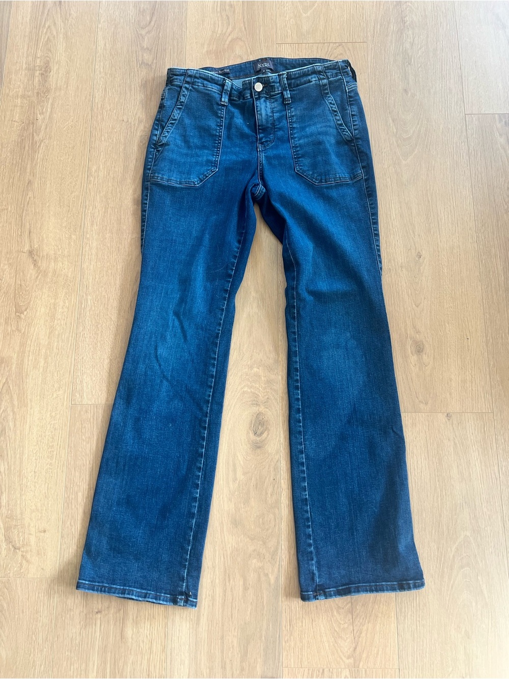 NYDJ Barbara Bootcut Med Wash Stretch Bootcut Jean. Size 8